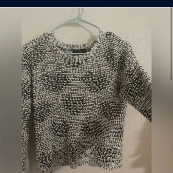 Girls Black and White Sweater - Picture 3 of 9